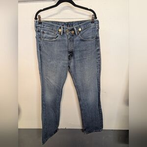 Levi 505  36x32 With Suppender Revits Attached.